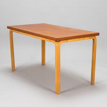 Alvar Aalto, bord, modell Y89 för O.Y. Huonekalu- ja Rakennustyötehdas A.B 1900-talets mitt.
