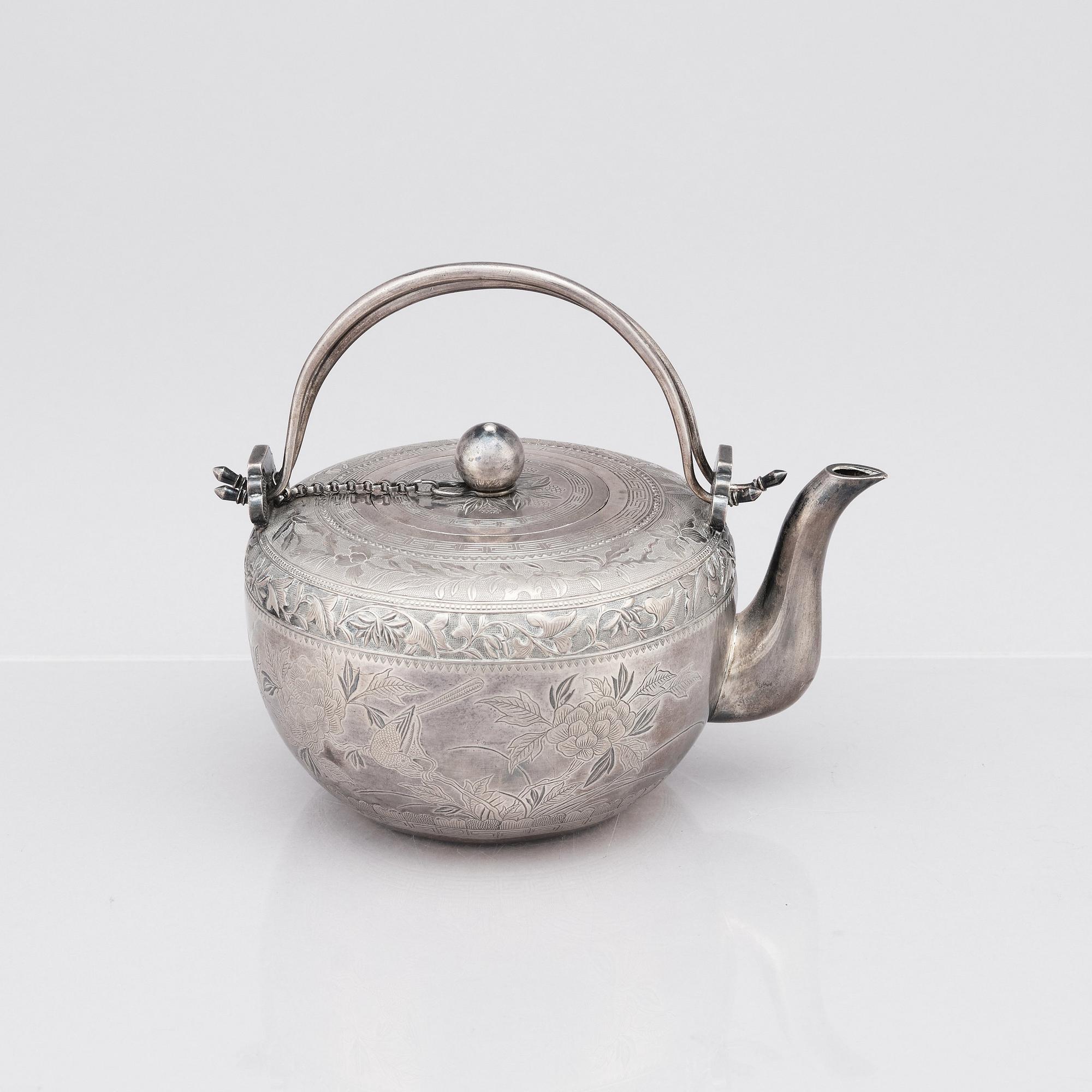 Tekanna med lock, silver. Qingdynastin (1664-1912).