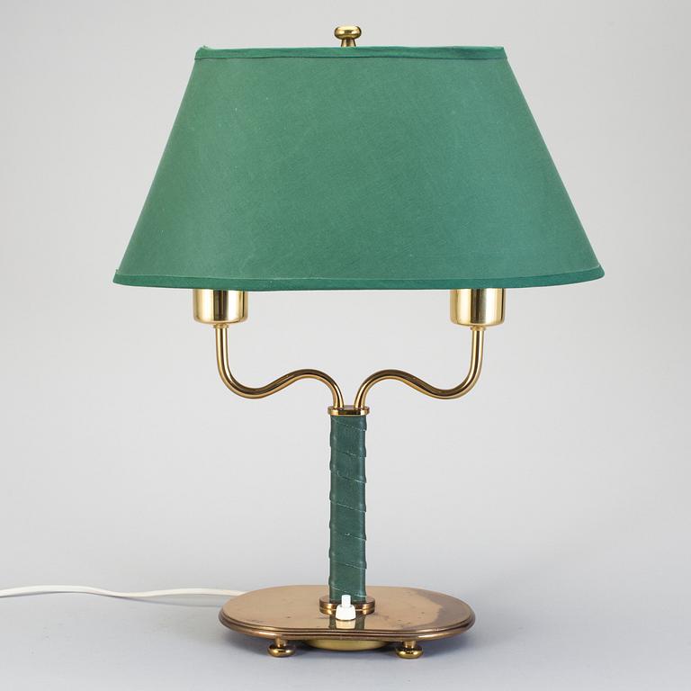 JOSEF FRANK, bordslampa, Firma Svenskt Tenn. Modell 2388.