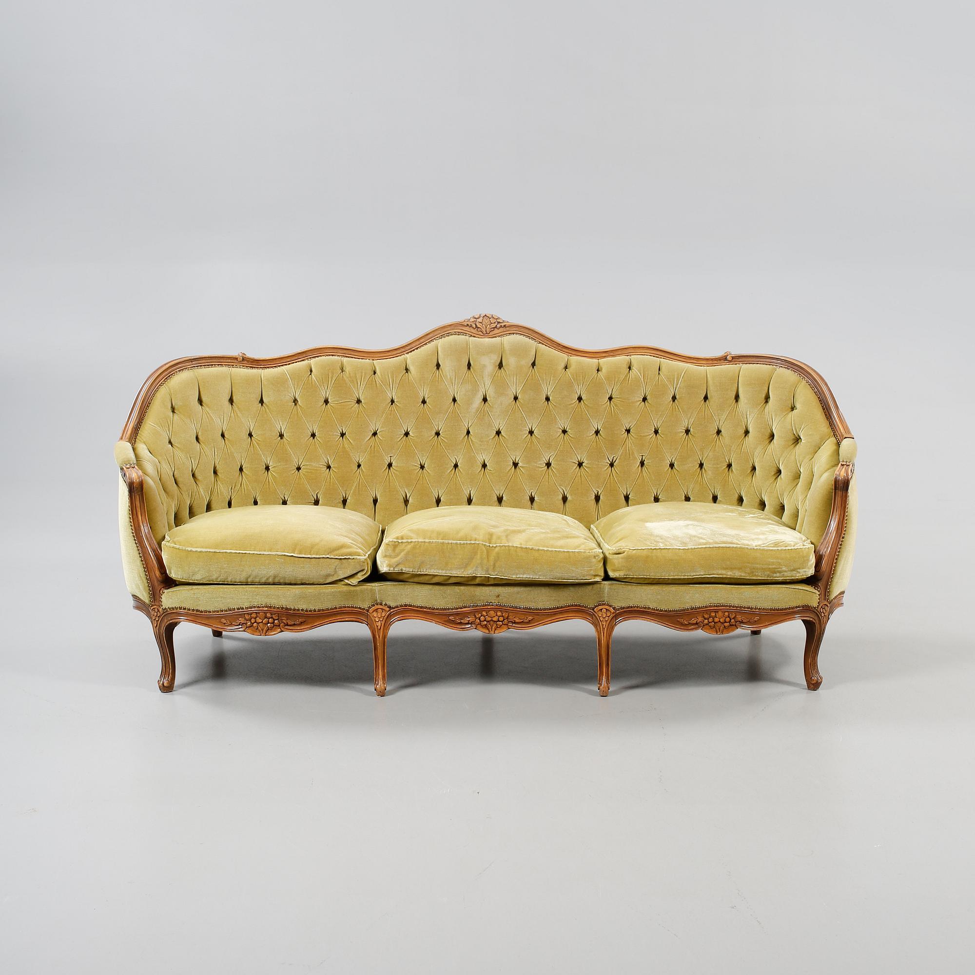 SOFFA, nyrokokostil, omkring 1900-talets mitt.