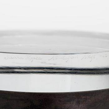 Saara Hopea, rasia, malli SH 115, signeerattu Saara Hopea Nuutajärvi Notsjö -62.