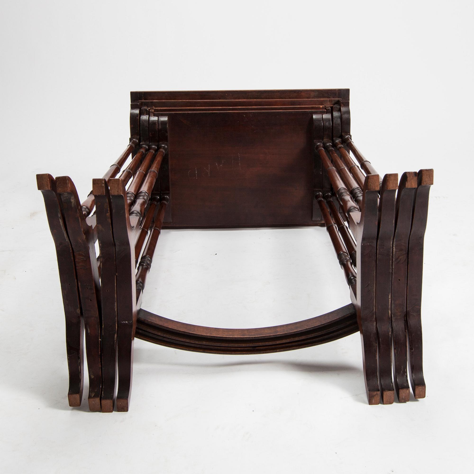 SARJAPÖYTIÄ, 4 kpl, Englanti, 1800-luvun loppu.