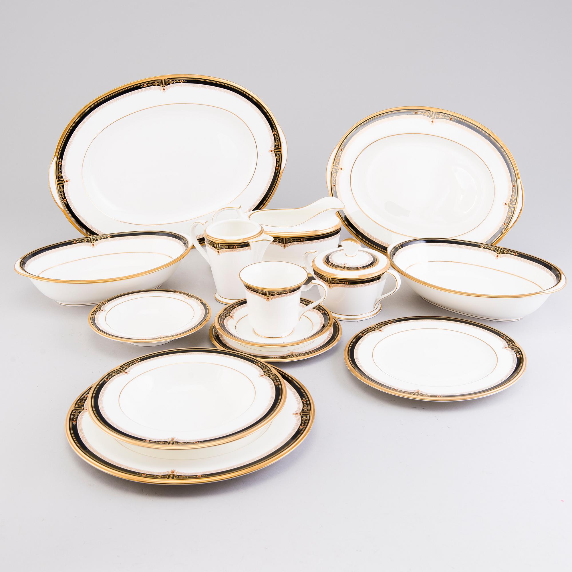 A Japanese 84-pcs Noritake porcelain coffee set and dinnerware from the end of the 20th Century.