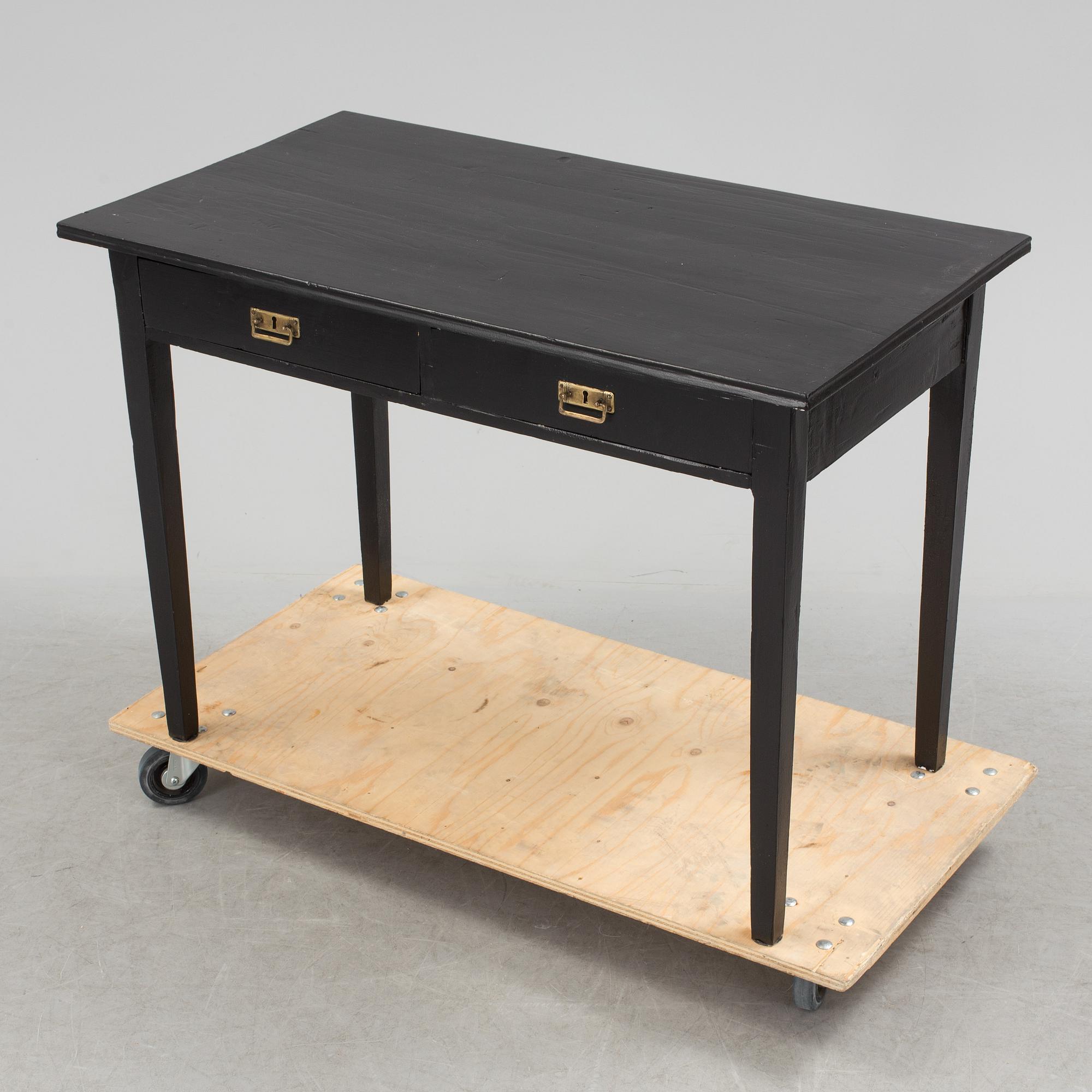 An early 1900s table.