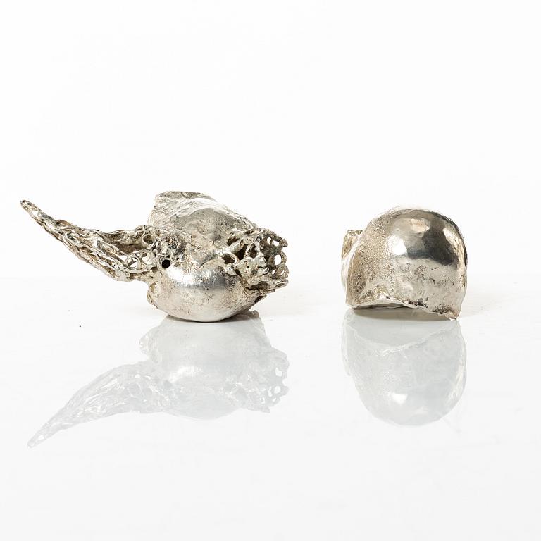 Lars Arby, skulpturer, 2 st, sterlingsilver, Göteborg 1982.