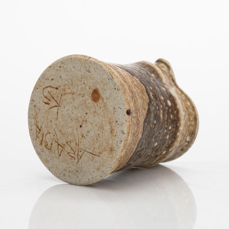 Kyllikki Salmenhaara, gräddsnäcka, stengods, signerad KS Arabia.