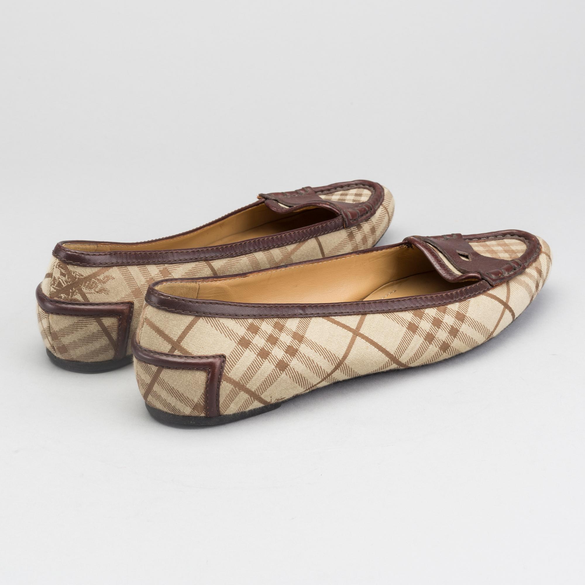 BURBERRY, skor, storlek 40.