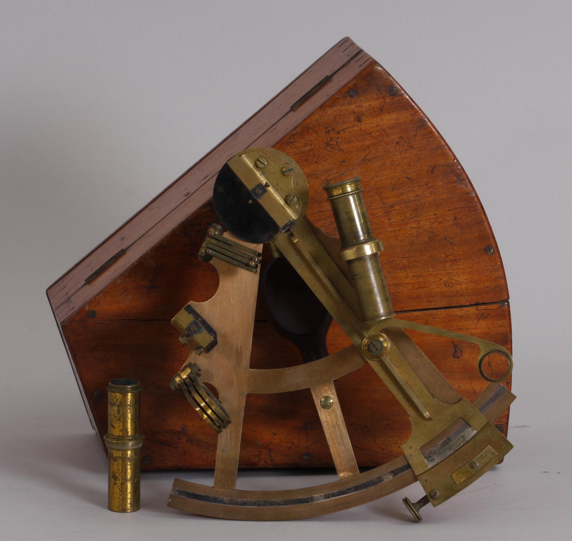 SEXTANT, mässing.