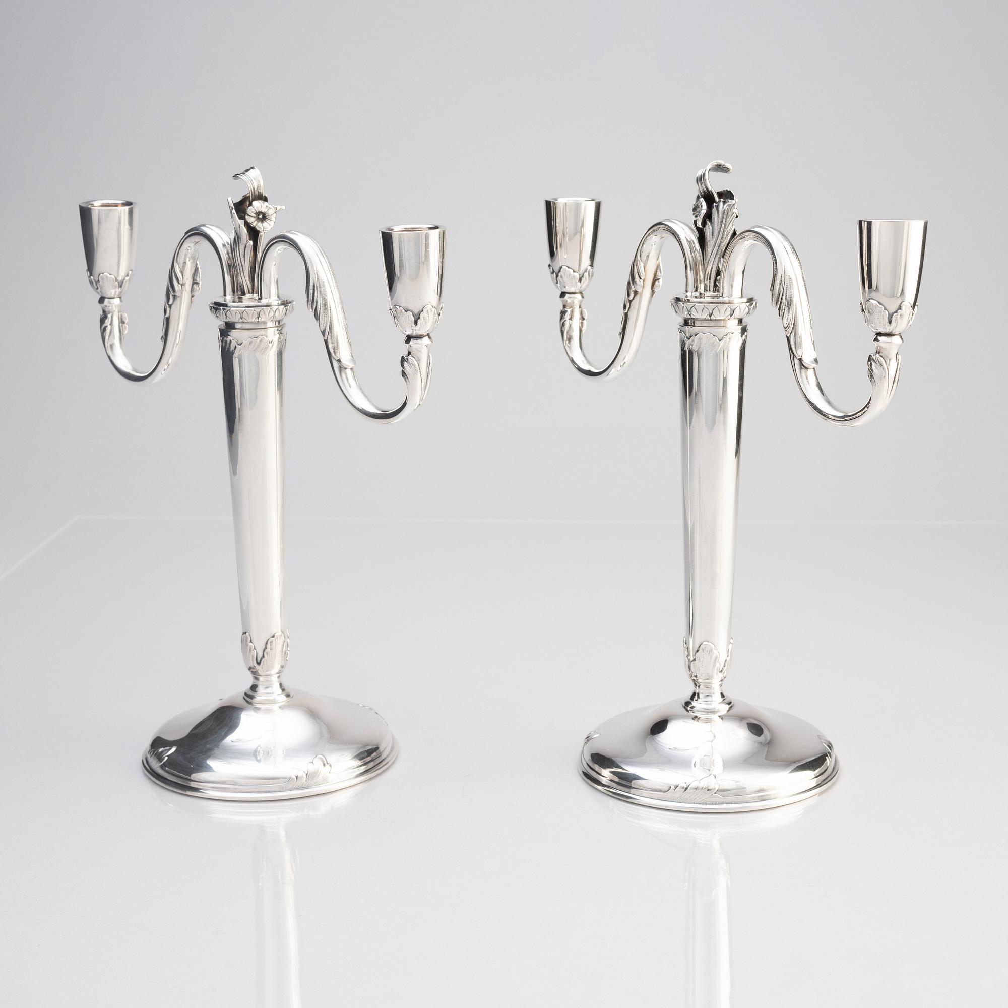 Kandelabrar, ett par, tvåarmade, silver, W.A. Bolin, Stockholm 1948.