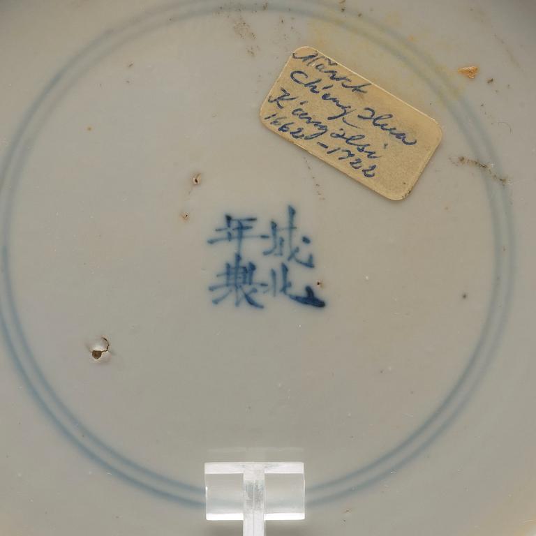 A set of six blue and white dinner plates, Qing dynasty, Kangxi (1662-1722).