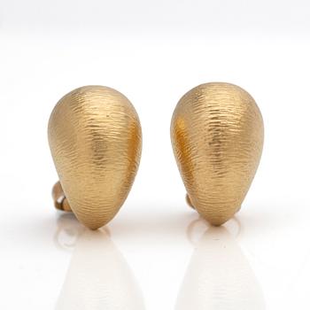 Ole Lynggaard, Earrings, a pair, 18K red gold.