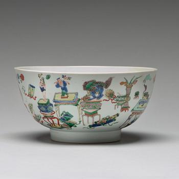 SKÅL, porslin. Qingdynastin, Kangxi (1662-1722).