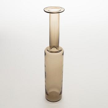 Nanny Still, flaska, modell 1737, signerad Riihimäen Lasi O.Y. Nanny Still.