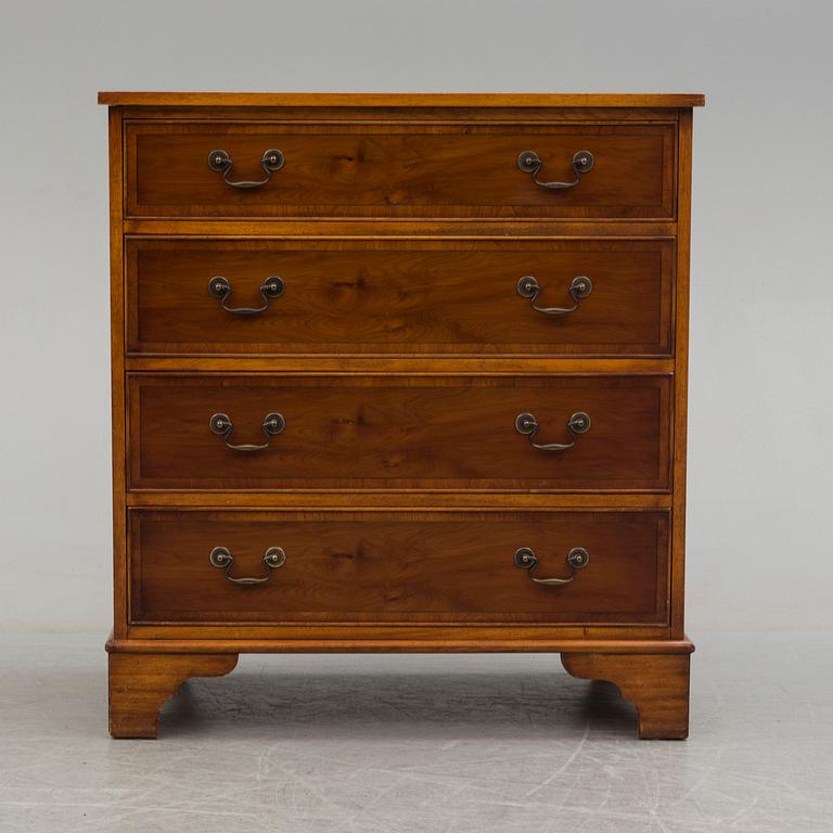 A late 20th century chest of drawers.