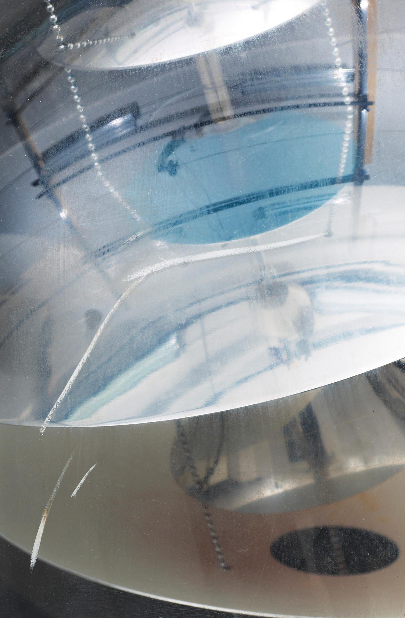 TAKLAMPA. "VP-Globe", Verner Panton för Louis Poulsen, Danmark. H ca 60, exklusive montering.