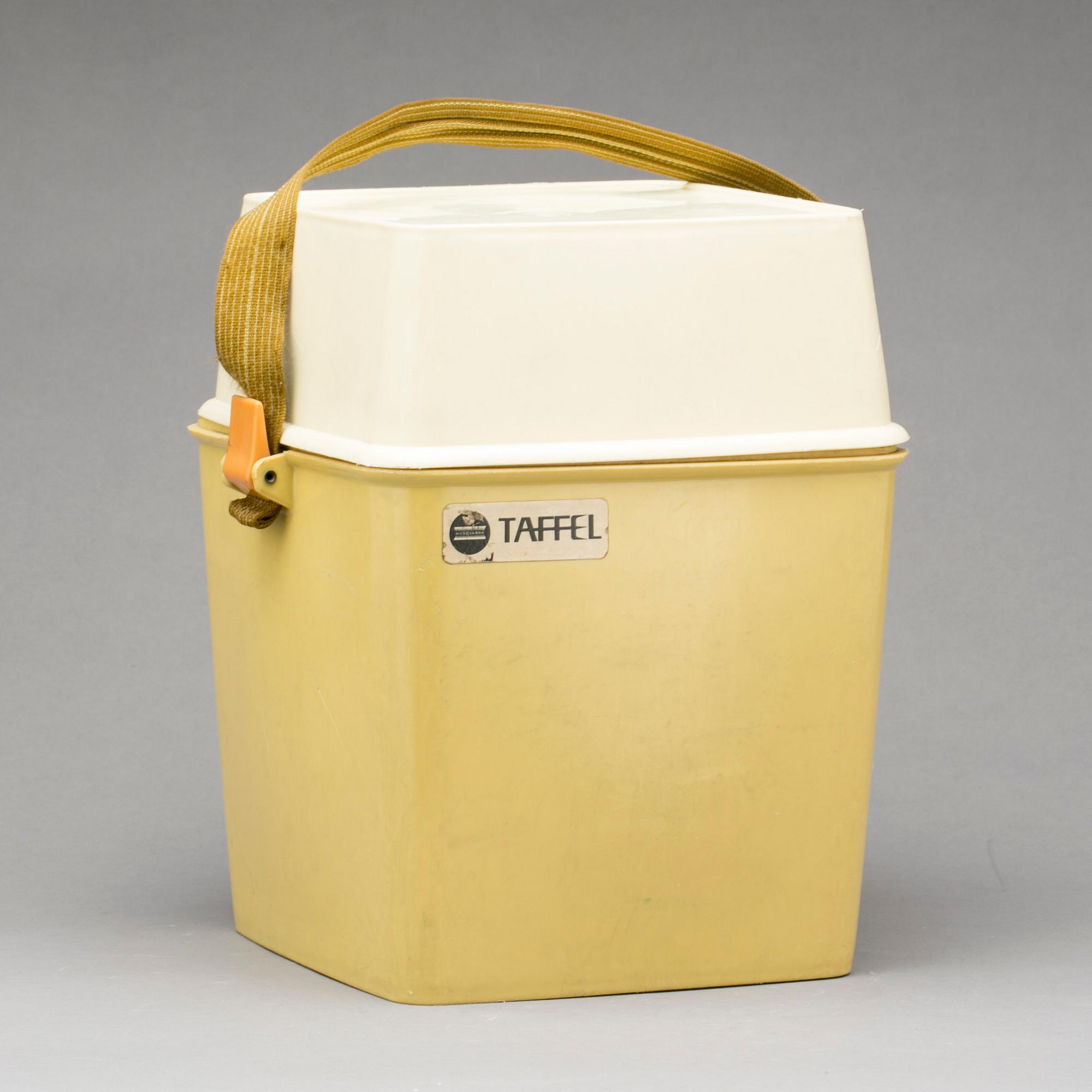 PICKNICKSET, "Taffel Friluftsservis", Sigvard Bernadotte för Husqvarna. Formgiven 1959.