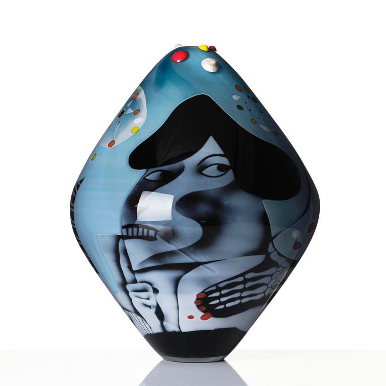 Peter Hermansson, a unique graal glass vase, glassblower Micke Johansson, Örsjö 2011.