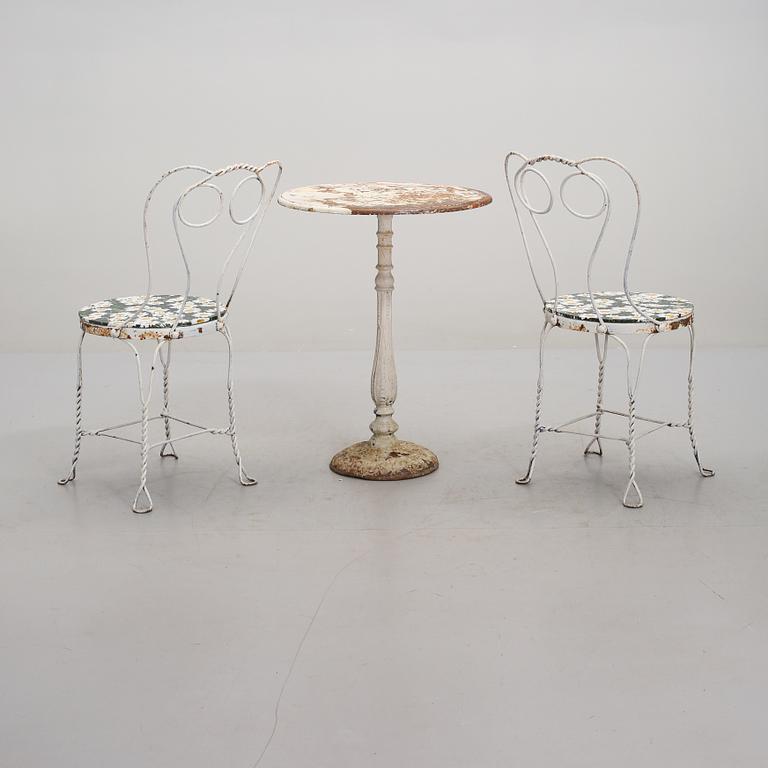 TRÄDGÅRDSGRUPP, 3 delar, delvis Grytgöl, 1900-tal.