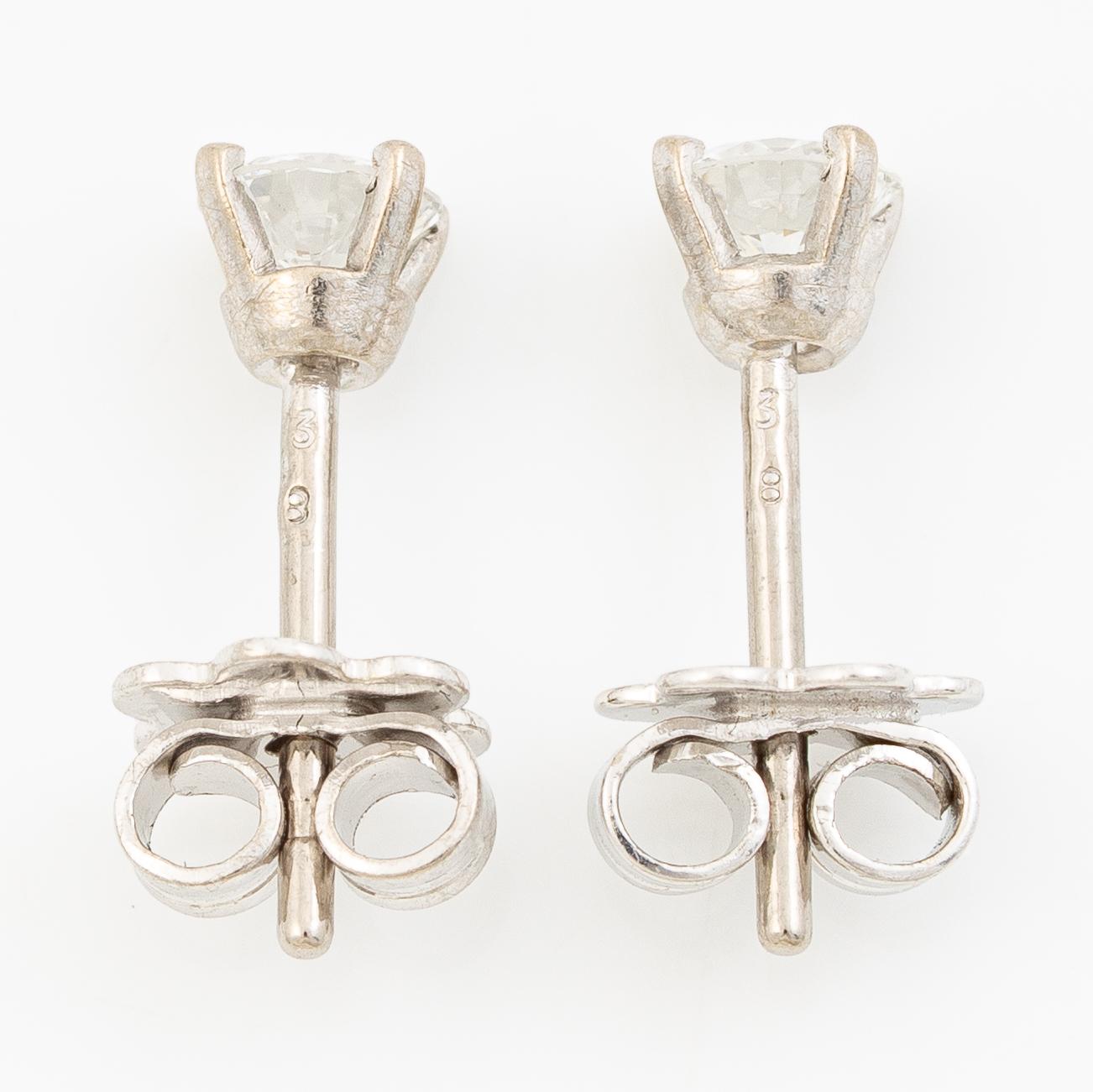 Earrings, Strömdahls, 18K white gold with round brilliant-cut diamonds, total approx. 0.38 ct.