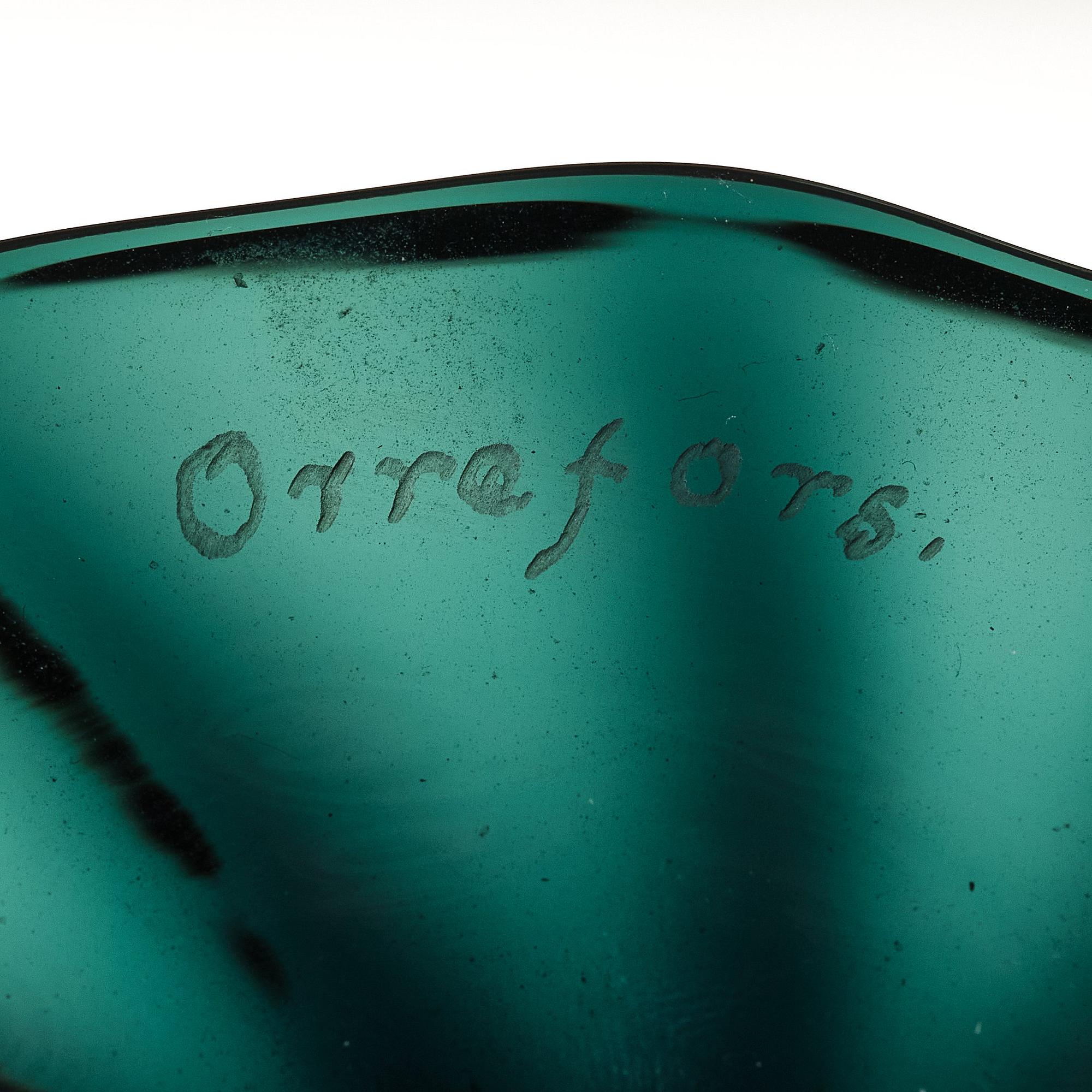 Simon Gate, a 'Slottsglas' ("Palace glass") footed bowl, Orrefors, Sweden 1920s.