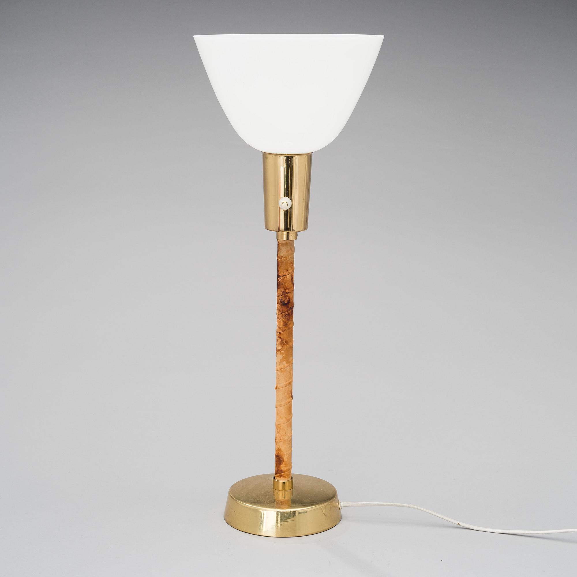 LISA JOHANSSON-PAPE, BORDSLAMPA. Senator. Orno.