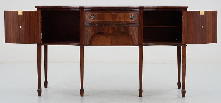 SIDEBOARD, England, 1900-talets andra hälft.