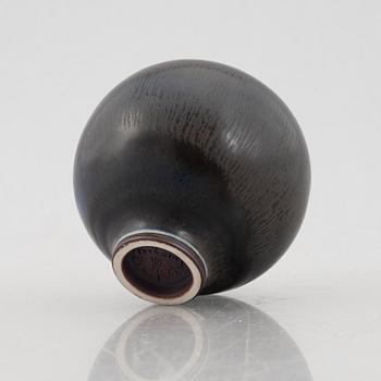 Berndt Friberg, a stoneware vase, Gustavsbergs studio, Sweden, 1975.