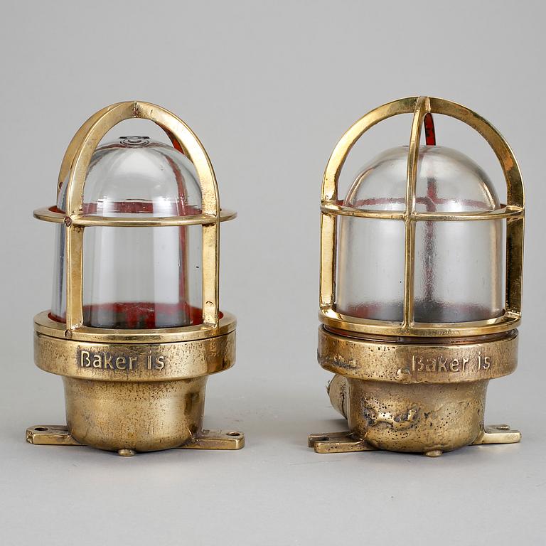 FARTYGSBELYSNING, 2 stycken, "Baker is", 1900-talets mitt.