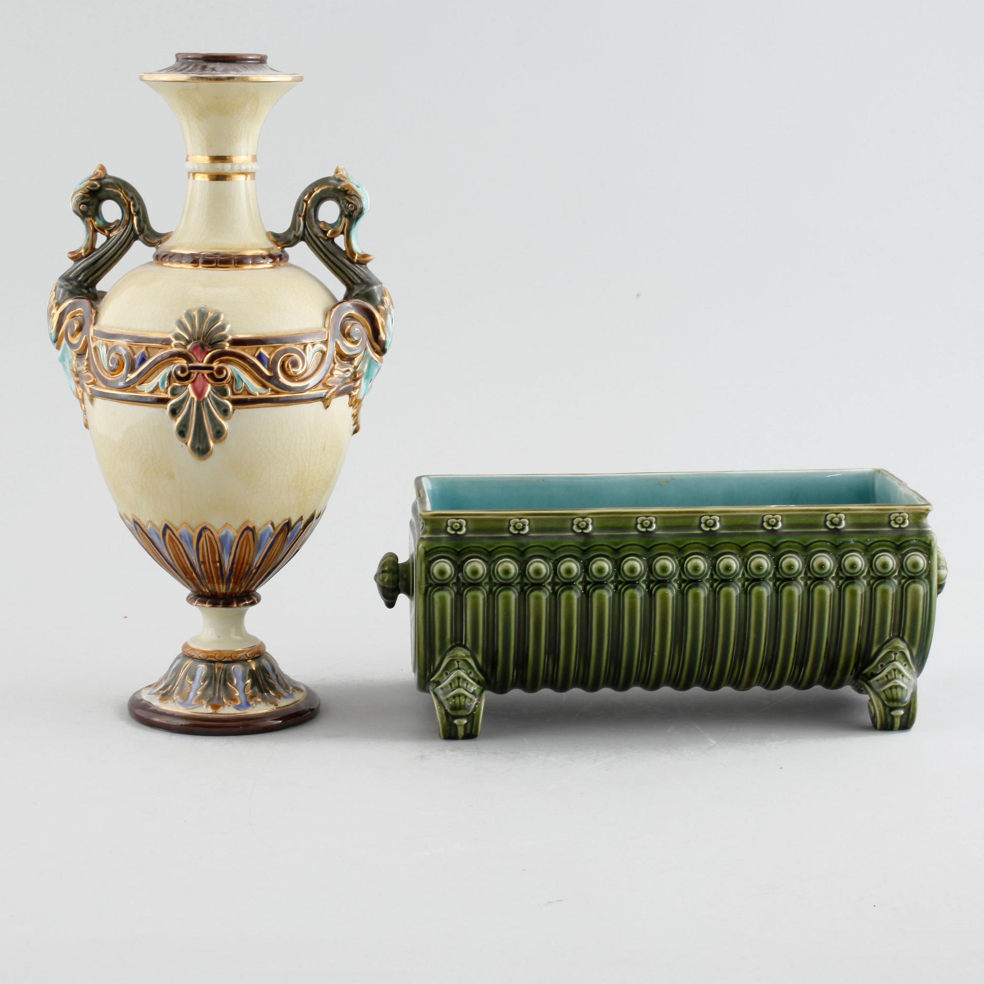 A vase and a flower pot from aorund year 1900.