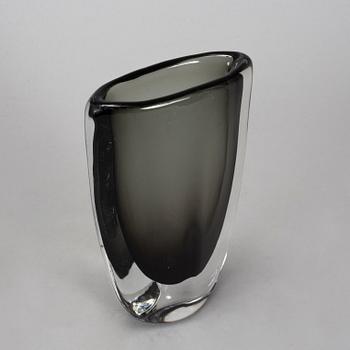 NILS LANDBERG, a glass vase, Orrefors.