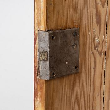 A cabinet, 19th century.
