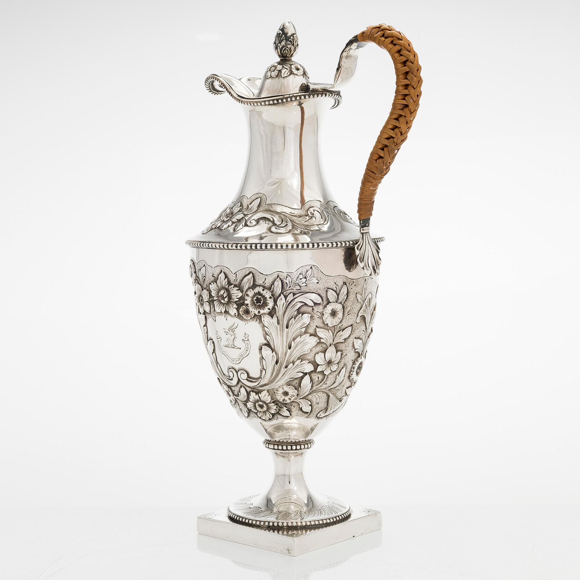 A sterling silver ewer, London 1776, maker's mark IC.