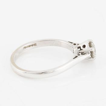 Ring 18K white gold with brilliant-cut diamond.