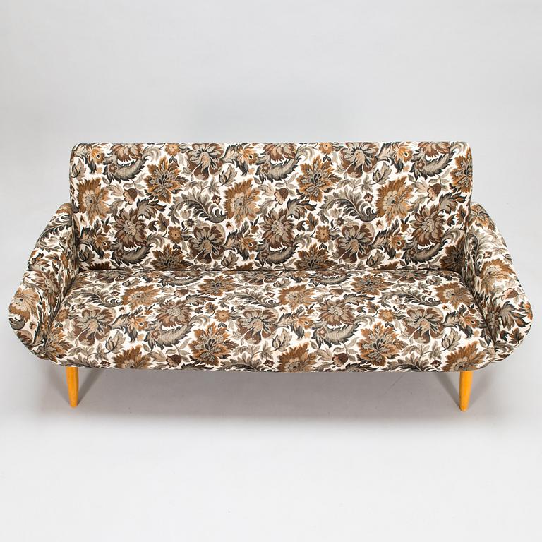 Kurt Hvitsjö, a mid-20th century sofa for Isku.