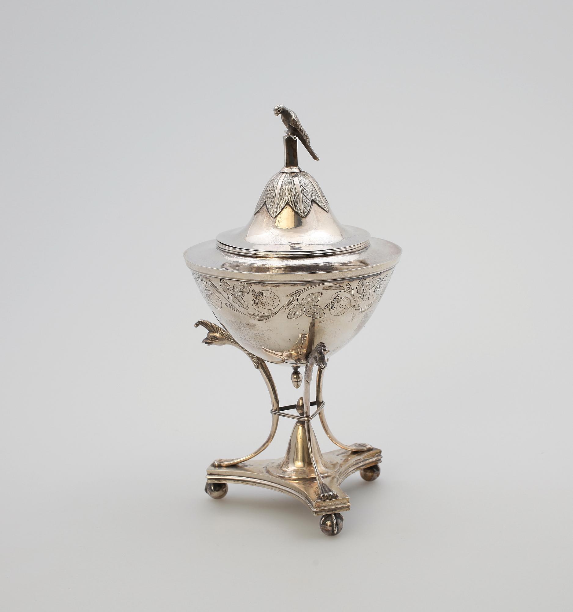 SOCKERSKÅL, silver, empirestil, Finland 1915. Vikt ca 670 gram.