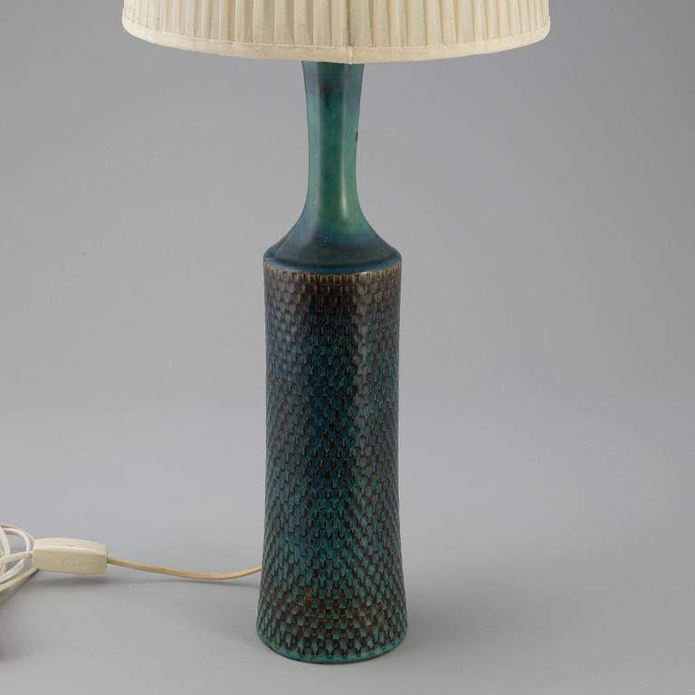 A stoneware table lamp by Stig Lindberg, Gustavsberg, signed.