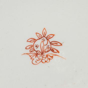 Tallrikar, 2 + 2 st, porslin, Kina, Qingdynastin, 1900-tal.