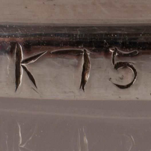 SOCKERSKÅL + GRÄDDSNÄCKA, silver. Sannolikt Indien 1900-talets första hälft. Vikt 230 g.