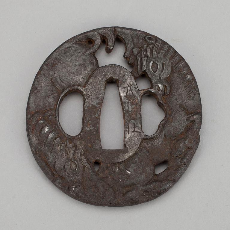 TSUBA, järn, Japan, 1800-tal. Signerad.