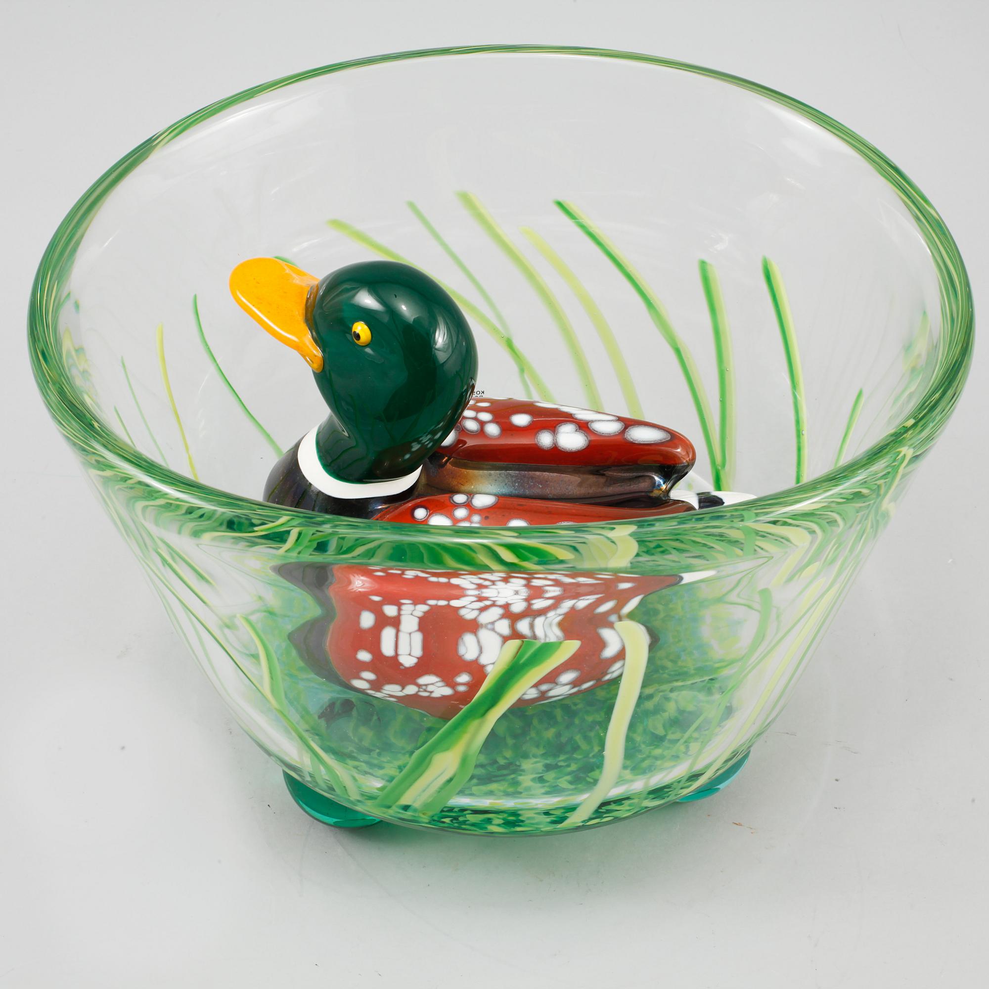 SKULPTUR, glas, Ernst Billgren, "And i Vas", Kosta Boda, begränsad utgåva, numrerad 8/30, signerad.