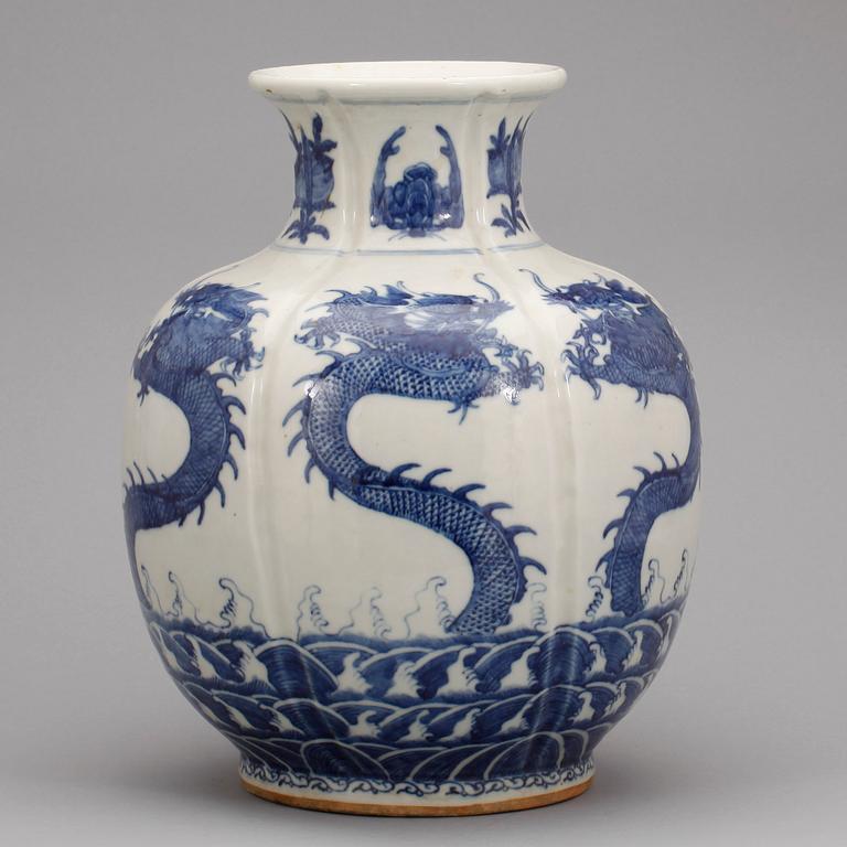 VAS, porslin, Kina, 1800-talets slut.
