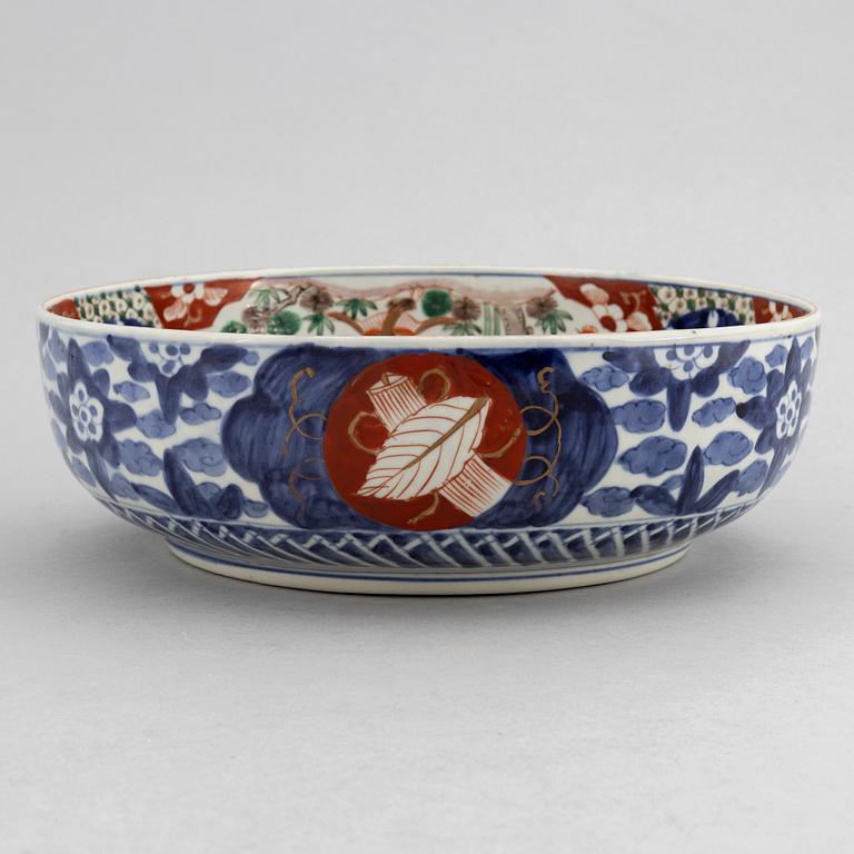 Skål, porslin, Japan, Meiji (1868-1912), omkring år 1900.