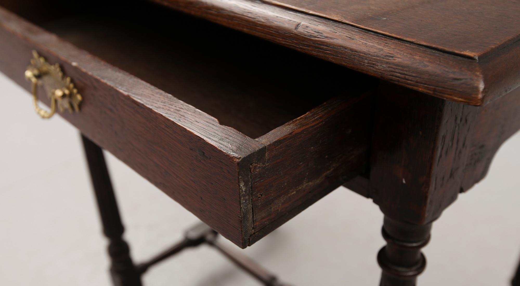 BORD, England, bl a 1700-tal.