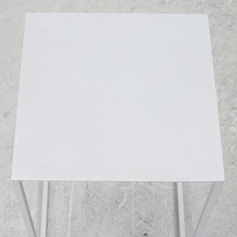 Piero Lissoni, coffee table, "Note", Cassina, Italy.