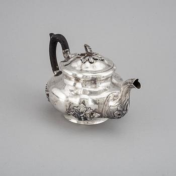 A Russian 19th century parcel-gilt silver tea-pot, mark of Carl Siewers, St. Petersburg 1860.