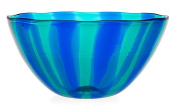 936. A Fulvio Bianconi glass bowl 'A Spicchi', Venini Murano, Italy 1950's.