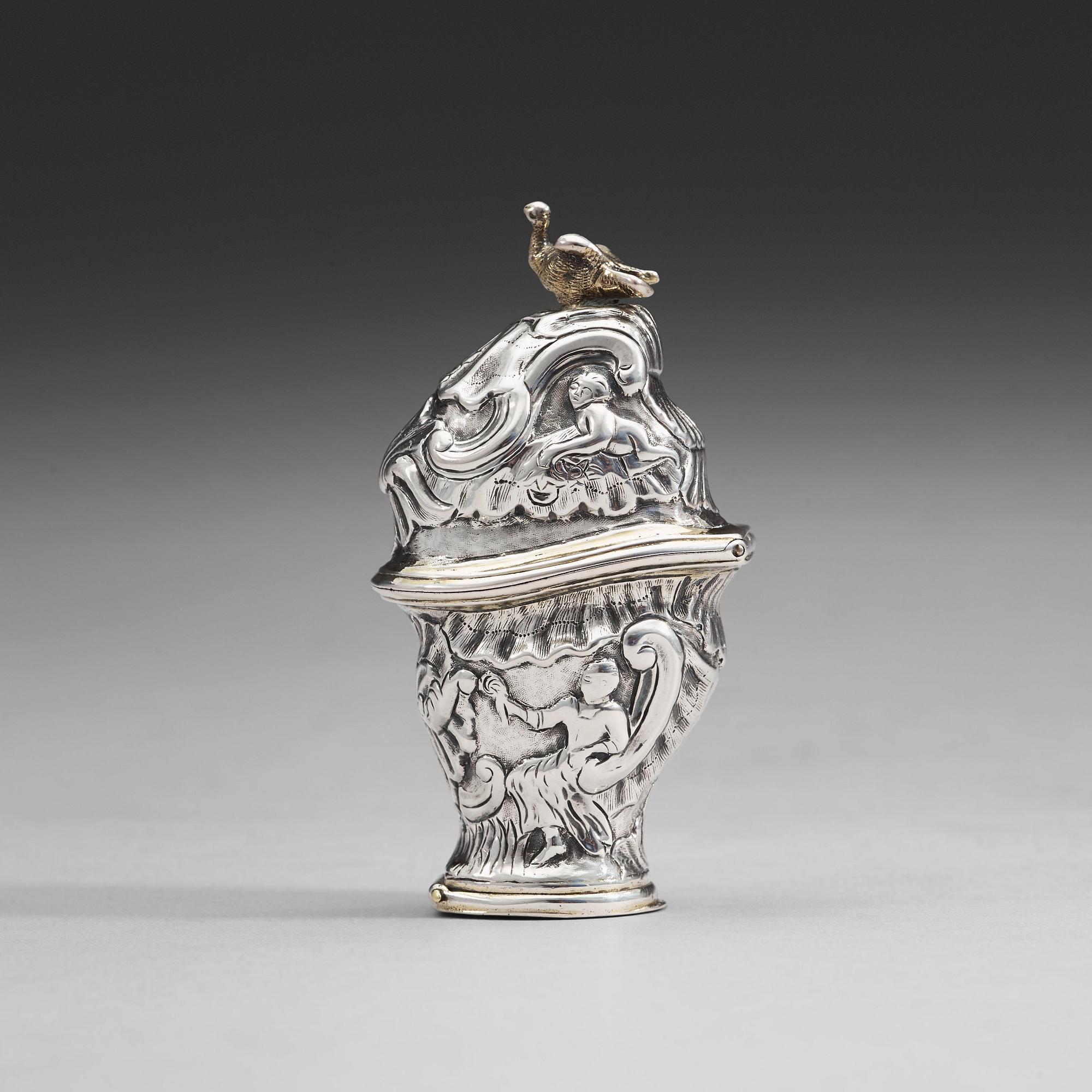 LUKTDOSA/HOVEDVANDSAEG, av Niels Peder Hovring, (verksam i Randers 1782-1823). Rokoko.