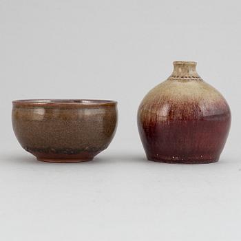 Yngve Blixt, a stoneware vase and a bowl, Höganäs, 1960-tal.