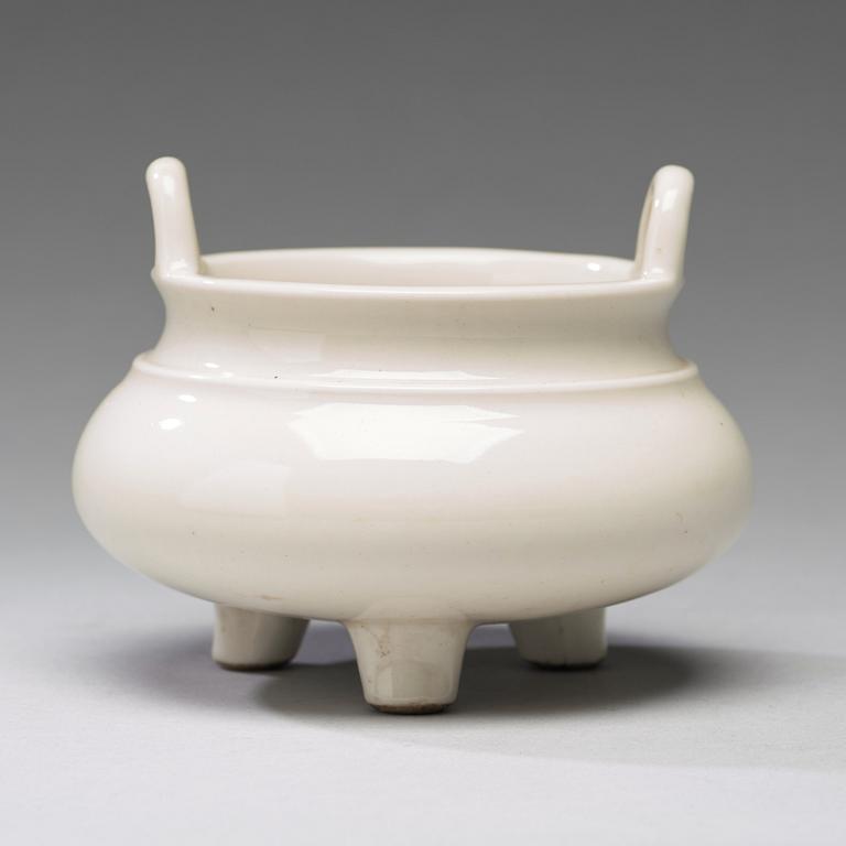 A blanc de chine censer, Qing dynasty, Kangxi (1662-1722).