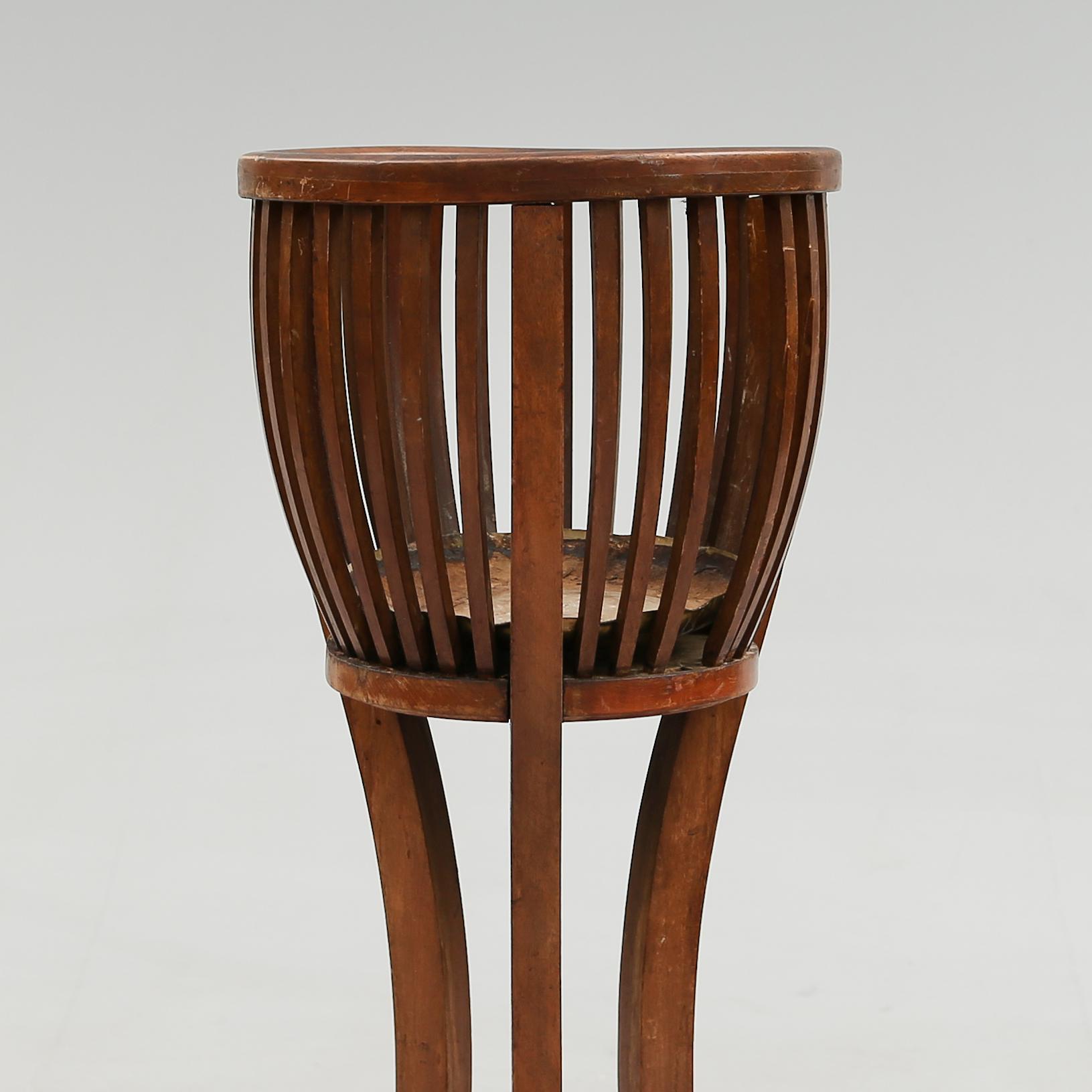 PIEDESTAL, omkring år 1900.